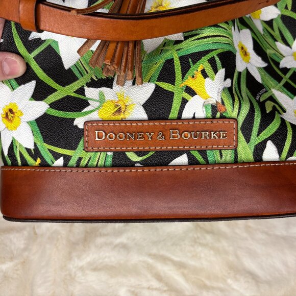 Dooney & Bourke Daffodils on Black Drawstring Bucket Bag With Matching Wristlet - Picture 7 of 16
